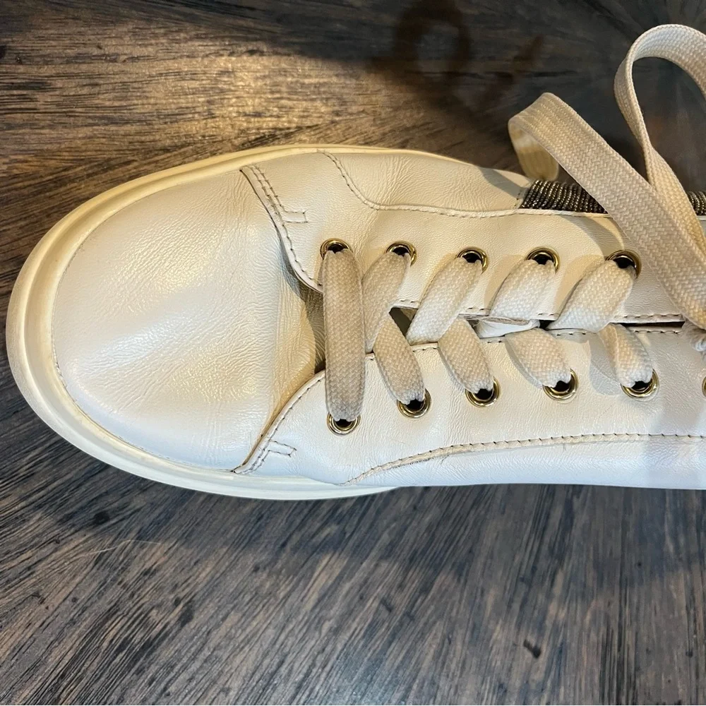 Vaneli Women’s Yavin White Nappa Casual Sneakers. Size 8.5.‎